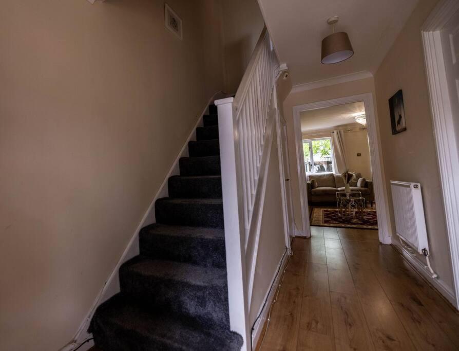 3 Bedrooms House-Sofabed-Parking-Bbqstove-Garden Londres Exterior foto