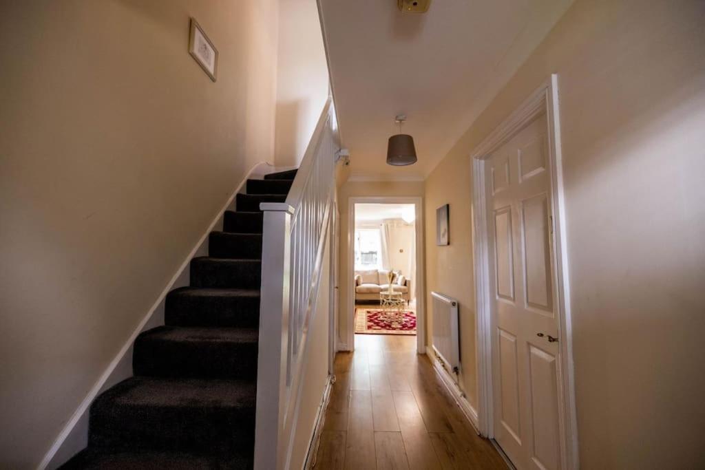 3 Bedrooms House-Sofabed-Parking-Bbqstove-Garden Londres Exterior foto