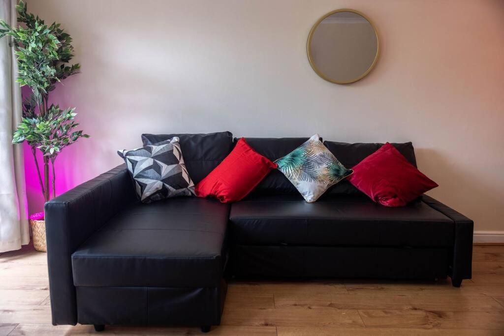 3 Bedrooms House-Sofabed-Parking-Bbqstove-Garden Londres Exterior foto